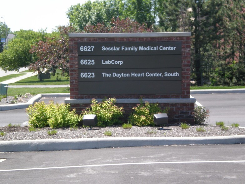 More Photos Of 6621-6627 Centerville Business Pky, Dayton Medical For Lease