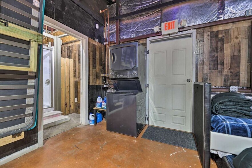 More Photos Of 6555 Navigation Blvd, Houston Warehouse For Lease