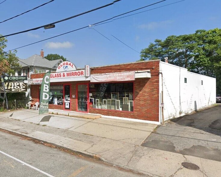 More Photos Of 132-136 Woodbury Rd, Hicksville Storefront For Sale