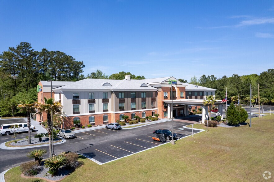Primary Photo Of 1388 E Oglethorpe Hwy, Hinesville Hotel For Sale