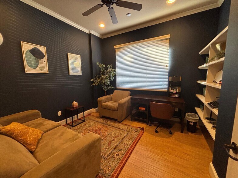 More Photos Of 1806 Snake River Rd, Katy Medical For Sale