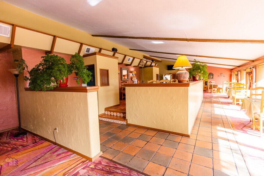 More Photos Of 1765 S Main St, Las Cruces Hotel For Sale