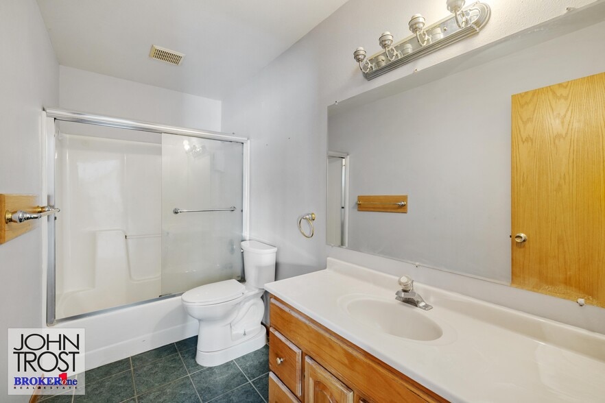 More Photos Of 781 Foster Rd, Casper Industrial For Lease