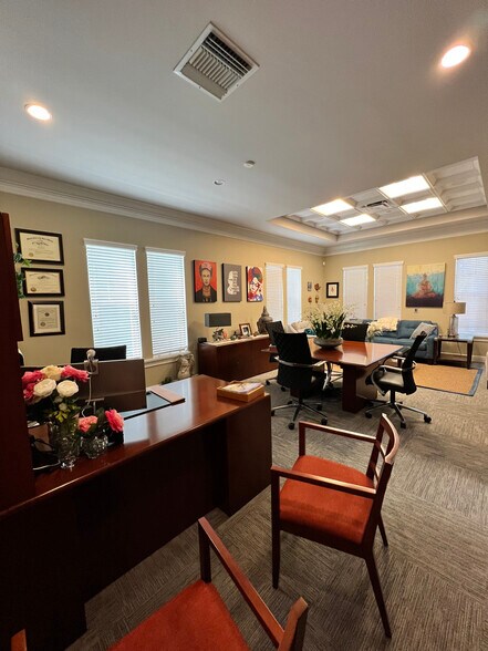 More Photos Of 911 Outer Rd, Orlando Office For Sale