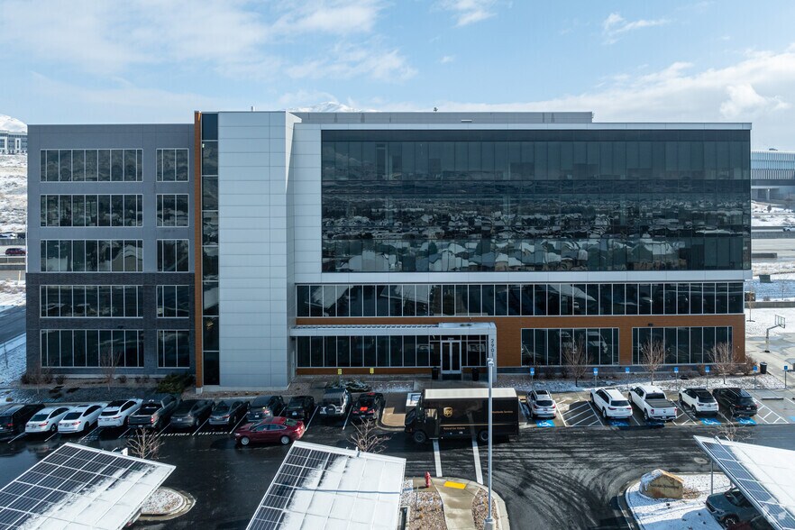 More Photos Of 2901 W Bluegrass Blvd, Lehi Office For Lease