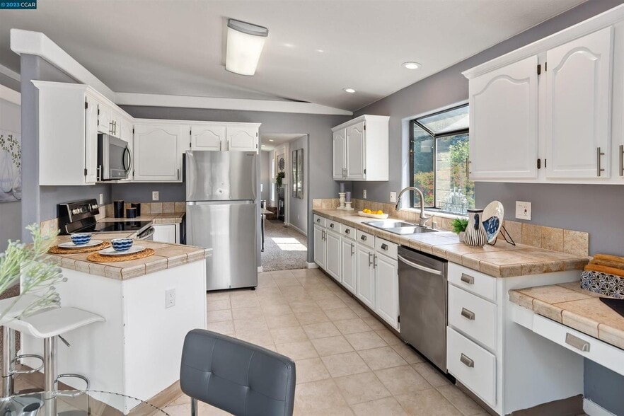 More Photos Of 619 Edwards St, Crockett Healthcare For Sale