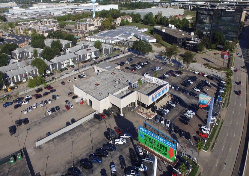 Primary Photo Of 11655 North Fwy, Houston Auto Dealership For Lease