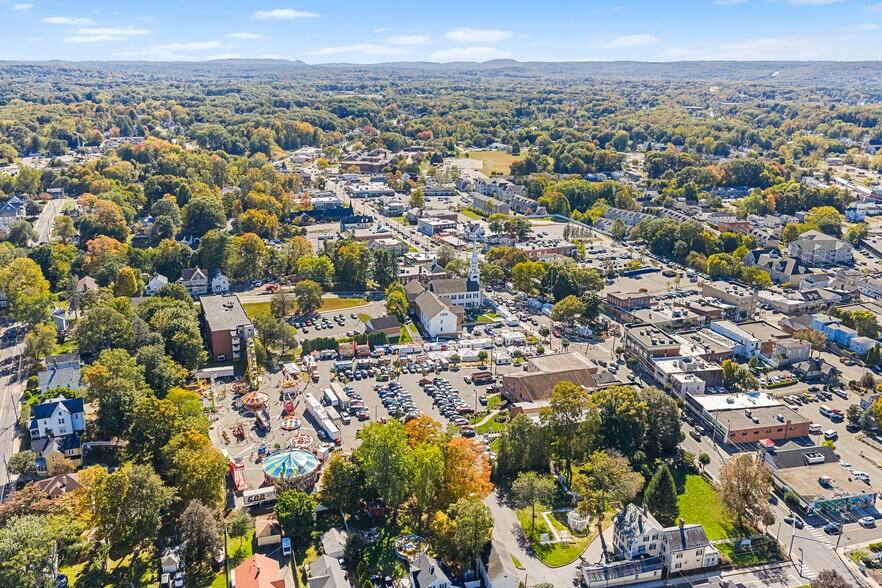 More Photos Of 132 Main St, Southington Bank For Lease