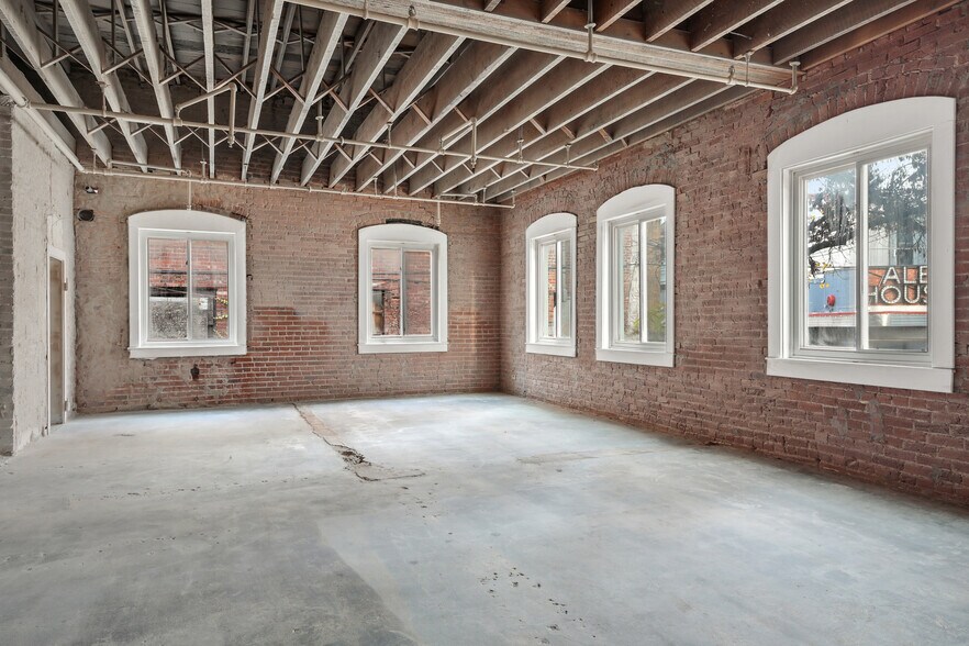 More Photos Of 410 Archibald St, Kansas City Storefront Retail Office For Sale