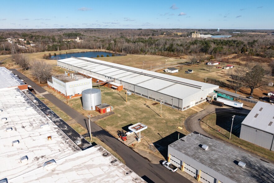 More Photos Of 200 Kentuck Rd, Danville Warehouse For Sale