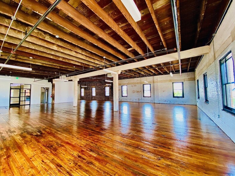 More Photos Of 212 S Main St, Fort Worth Unknown For Lease