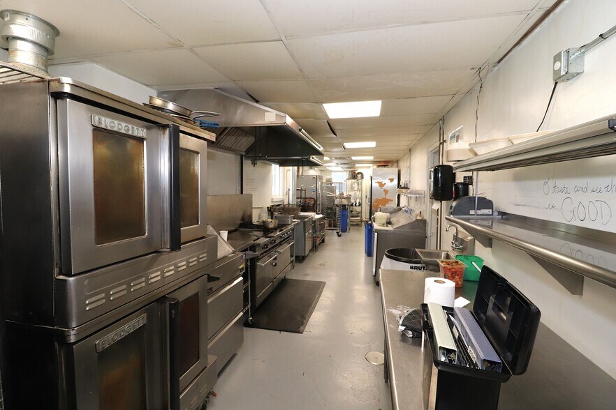 More Photos Of 142 S Broadway St, Blanchester Storefront Retail Residential For Sale