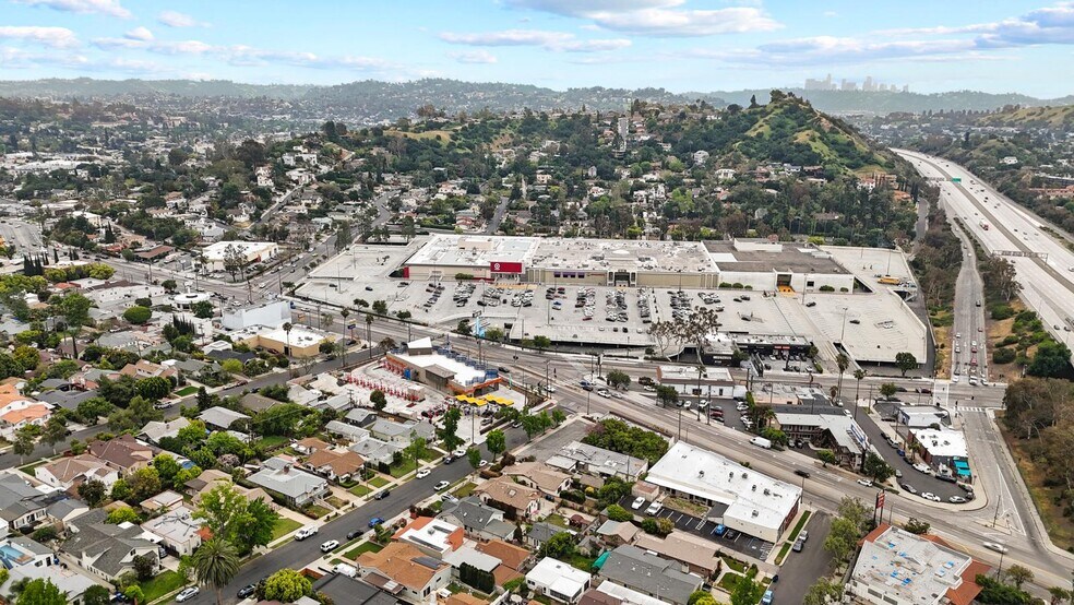 More Photos Of , Los Angeles Storefront For Lease