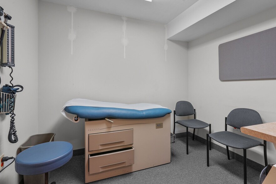 More Photos Of 100 Smithfield Ave, Pawtucket Medical For Sale