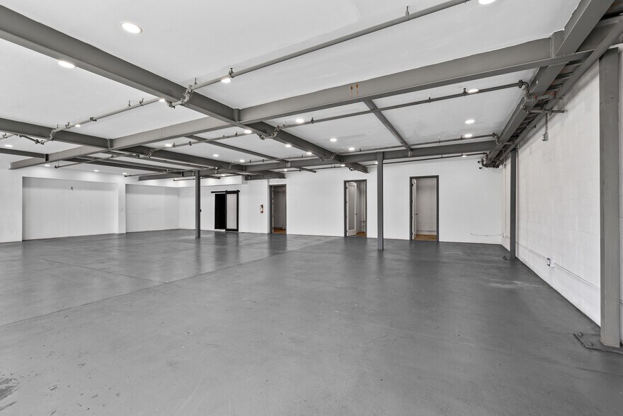 More Photos Of 1600 S Main St, Los Angeles Storefront For Sale