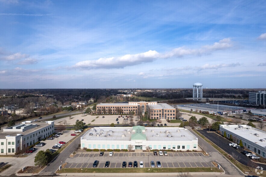 More Photos Of 750 Estate Dr, Deerfield Office For Lease