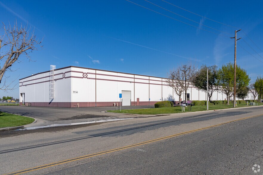 Primary Photo Of 1717 N Shirk Rd, Visalia Warehouse For Lease