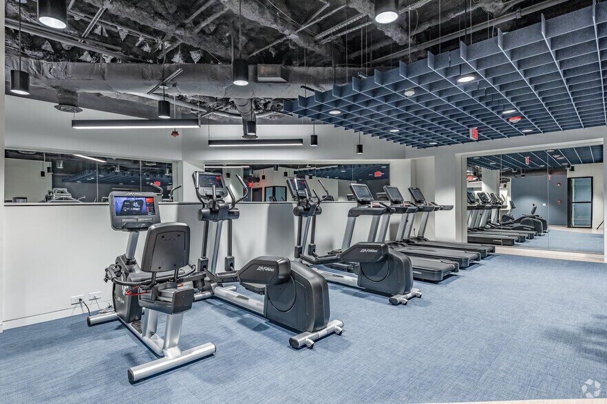 More Photos Of 8100 Boone Blvd, Vienna Office For Sale