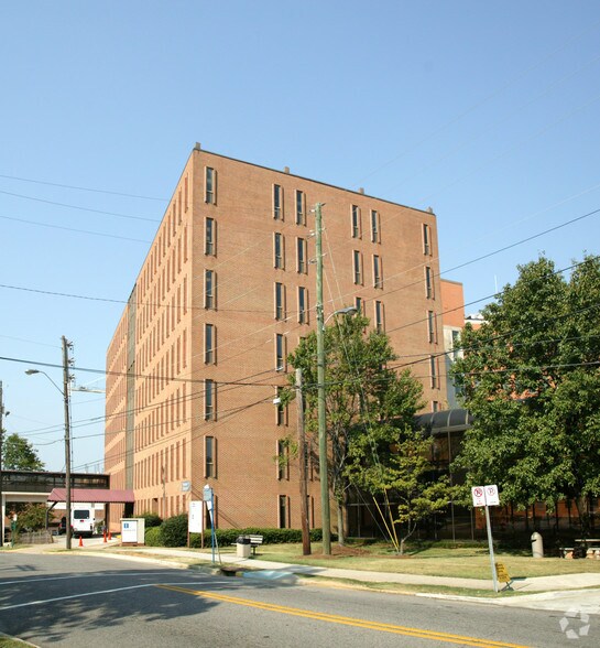 More Photos Of 2660 10th Ave S, Birmingham Medical For Lease