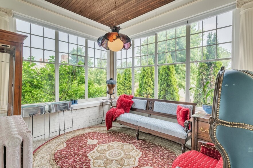 More Photos Of 270 Maple St, Springfield Hospitality For Sale
