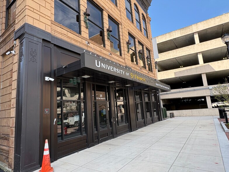 More Photos Of 16-18 W Van Buren St, Joliet Office Residential For Sale