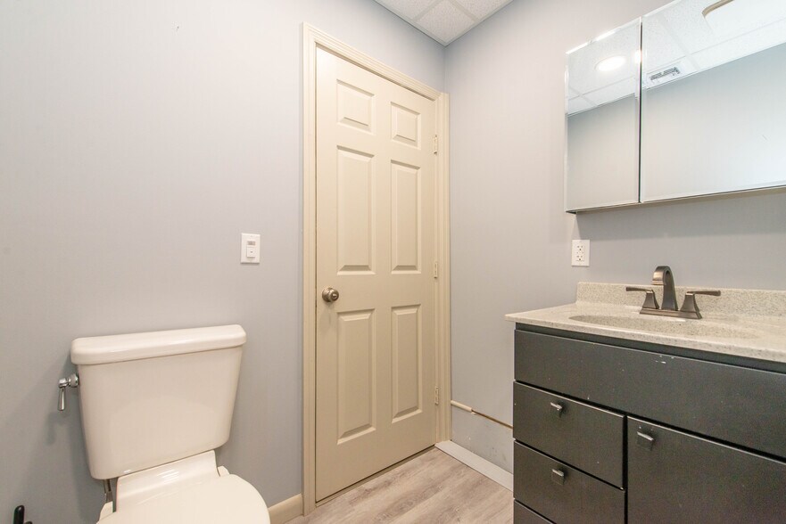 More Photos Of 1149 Main Ave, Clifton Storefront Retail Office For Lease