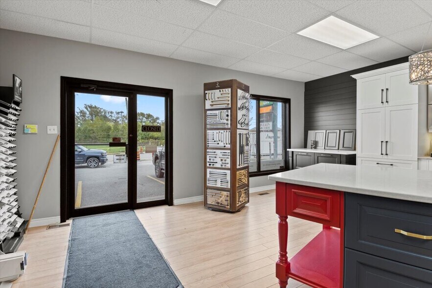 More Photos Of 48 Water St, Port Perry Storefront For Lease