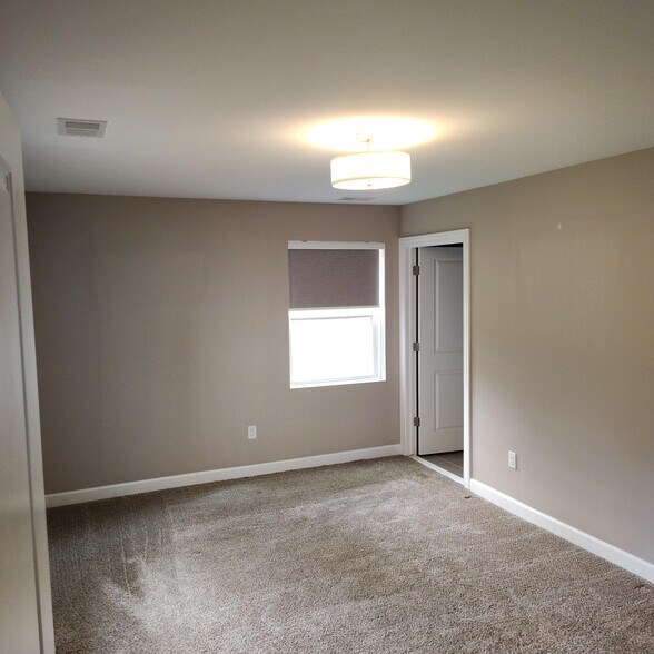 More Photos Of 26700 Orchard Lake Rd, Farmington Hills Apartments For Sale