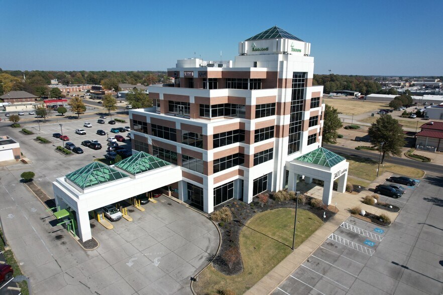 More Photos Of 2400 E Highland Dr, Jonesboro Office For Sale