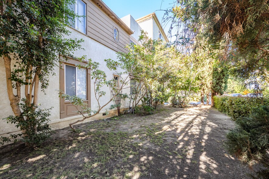 More Photos Of 1541-1547 Veteran Ave, Los Angeles Apartments For Sale