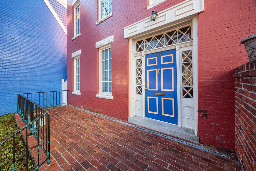 More Photos Of 1431 W Main St, Richmond Office For Lease