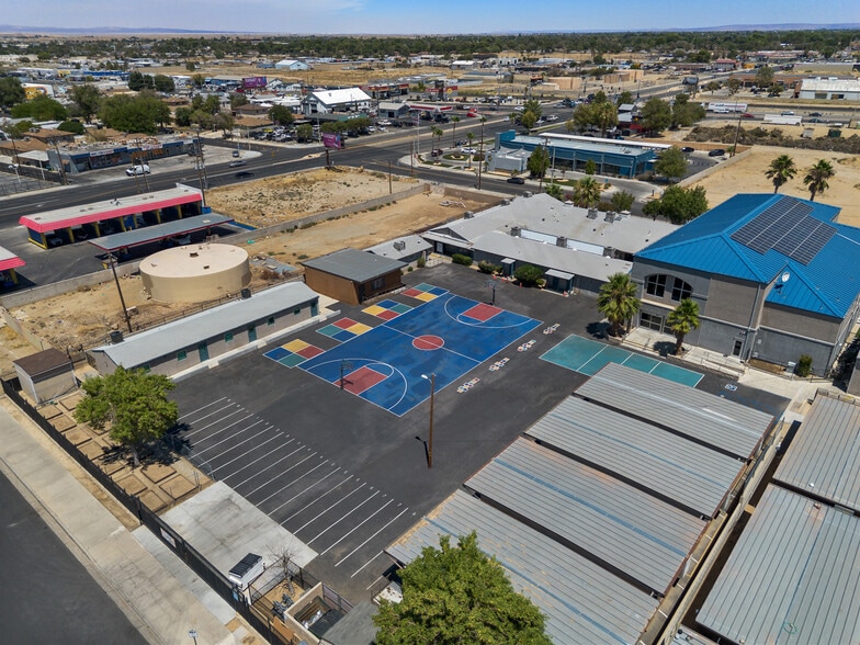 More Photos Of 44339 Beech Ave, Lancaster Schools For Lease