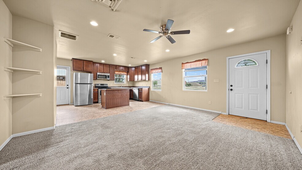 More Photos Of 421 Aspen Ave, Fruita Storefront Retail Residential For Sale