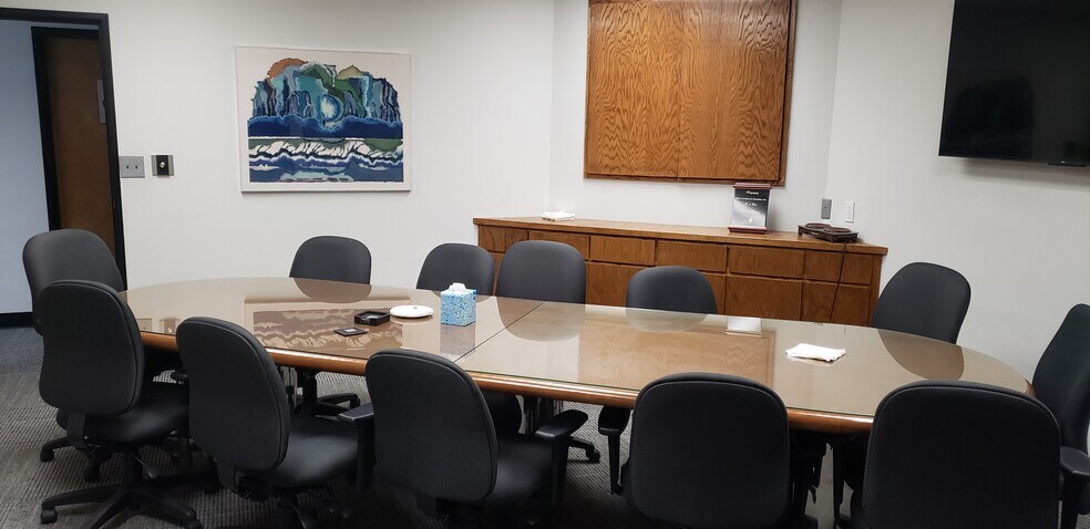 More Photos Of 7033 Owensmouth Ave, Canoga Park Office For Sale