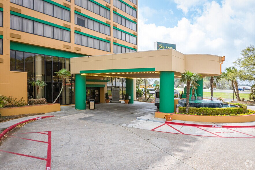 More Photos Of 2355 Interstate 10 S, Beaumont Hotel For Sale