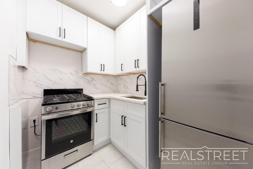 More Photos Of 15 Washington Ter, New York Apartments For Sale