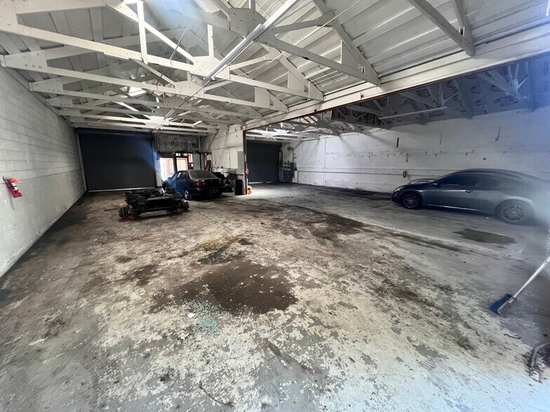 More Photos Of 963-965 87th Ave, Oakland Warehouse For Sale