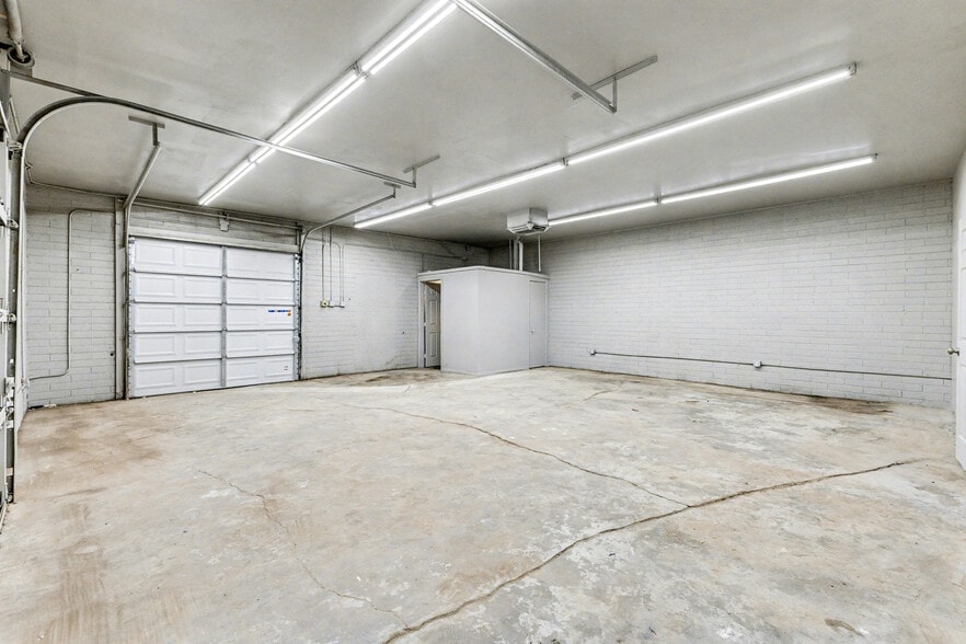 More Photos Of 1417-1421 E Washington St, Phoenix Warehouse For Sale