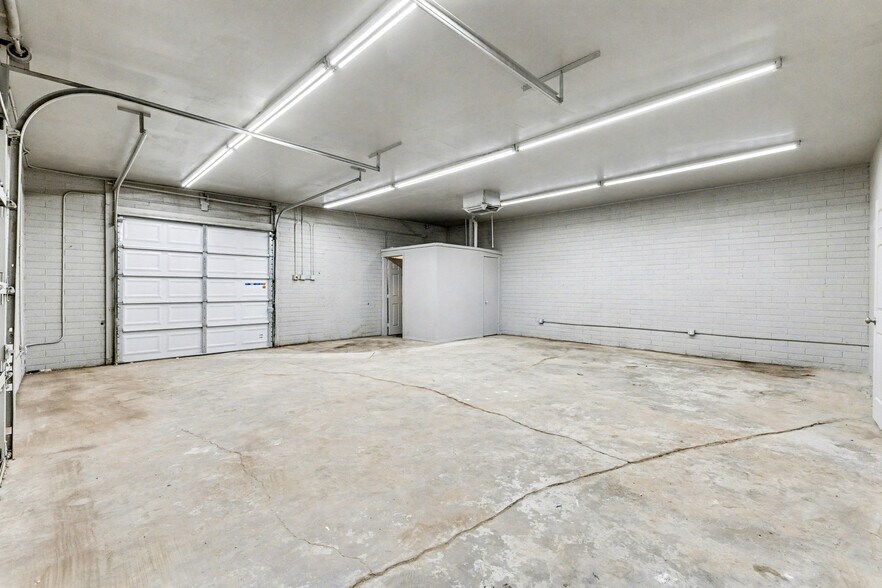More Photos Of 1417-1421 E Washington St, Phoenix Warehouse For Sale
