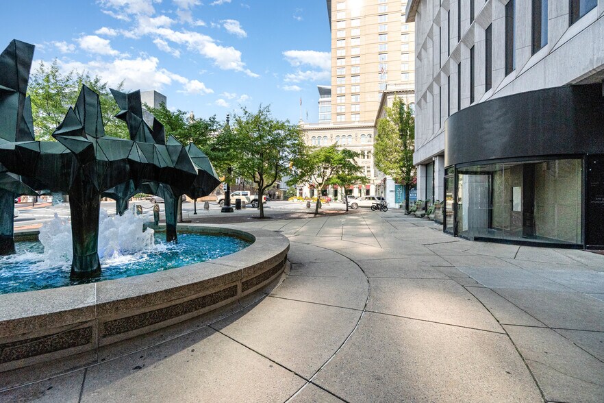 More Photos Of 28 Penn Sq, Lancaster Office For Lease