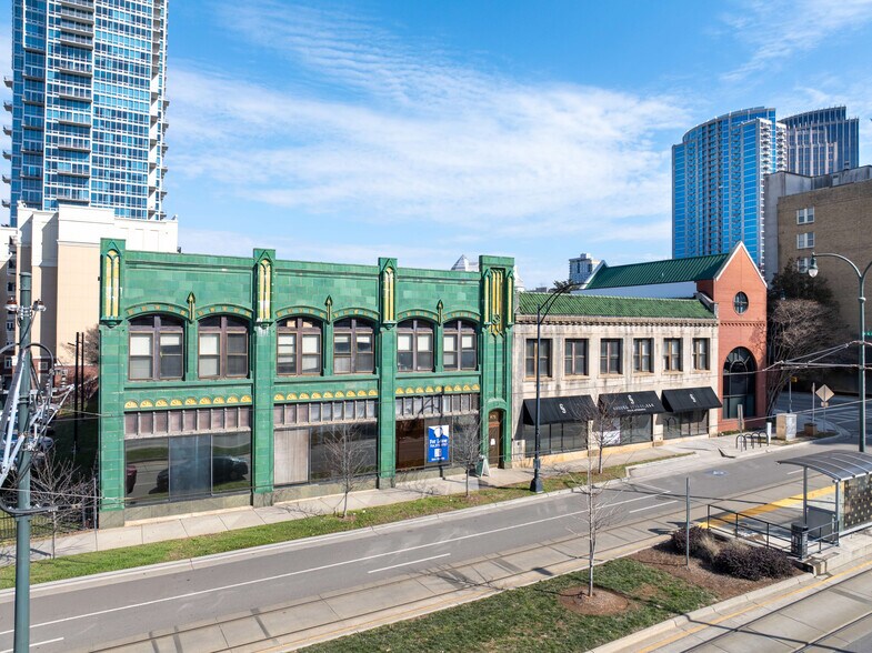 More Photos Of 402 W Trade St, Charlotte Office For Lease