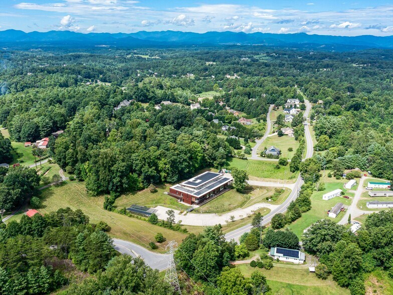 More Photos Of 76 Jupiter Rd, Weaverville Manufacturing For Lease