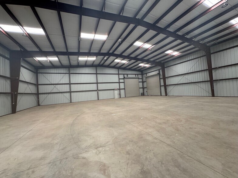 More Photos Of 6659 Cherry ave, Bakersfield Industrial For Lease