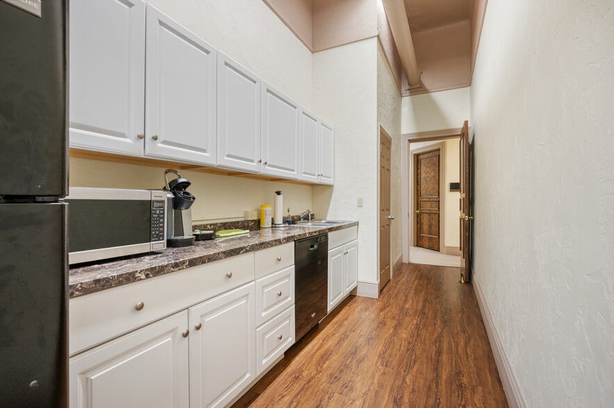 More Photos Of 820 Evergreen Ave, Pittsburgh Office For Lease