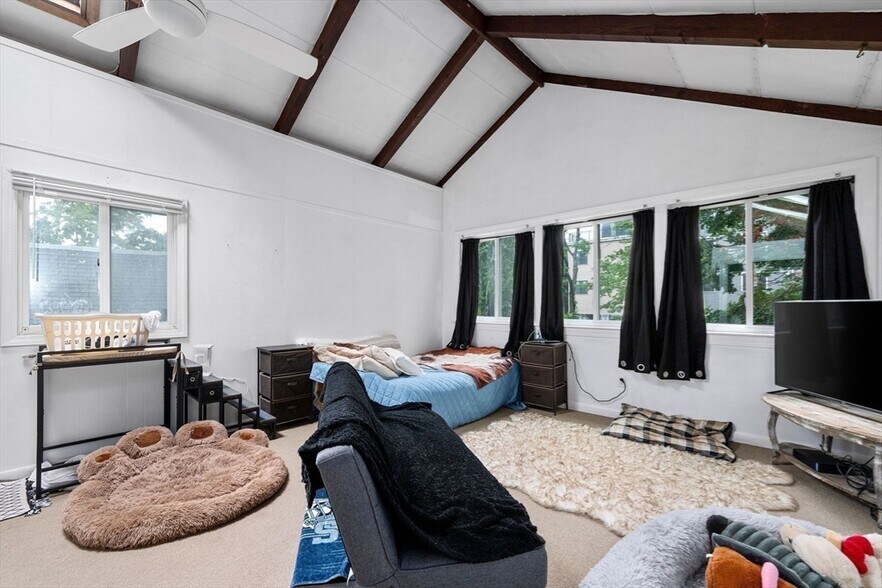 More Photos Of 37 School St, Hyannis Apartments For Sale