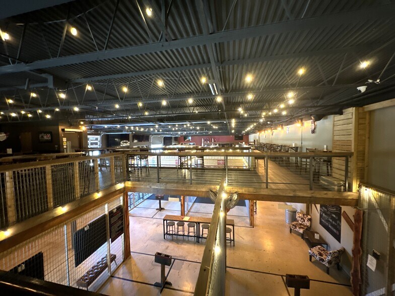 More Photos Of 201 E Center St, Tarpon Springs Bar For Lease