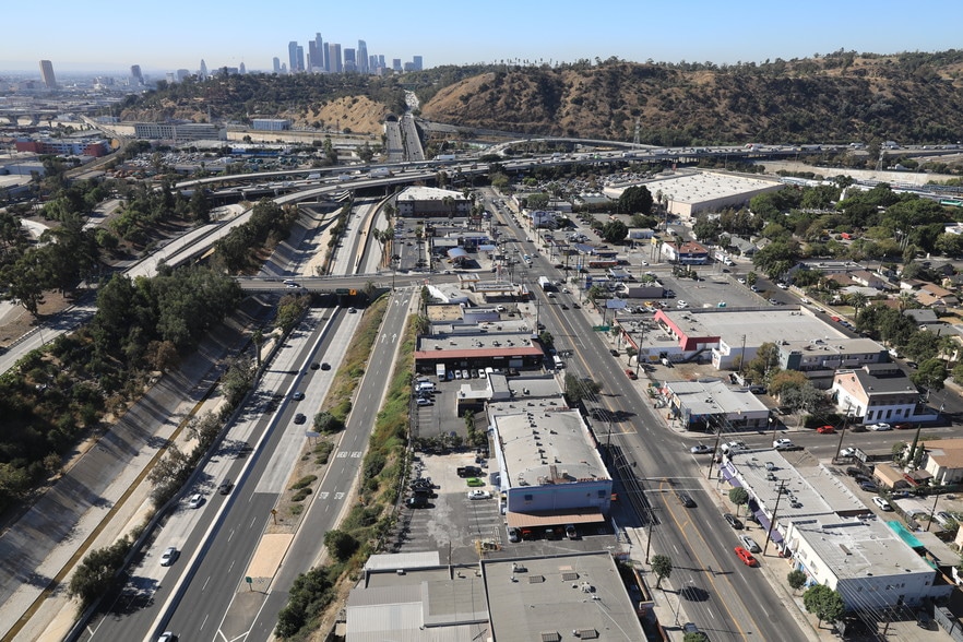 More Photos Of 2626 N Figueroa St, Los Angeles Industrial For Lease
