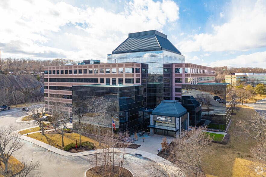 More Photos Of 1200 Crown Colony Dr, Quincy Business Park For Lease