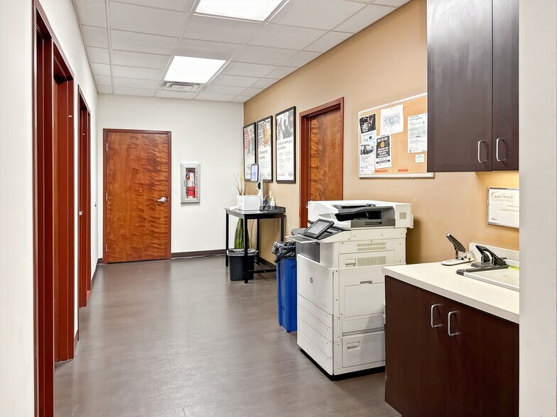 More Photos Of 8270 Woodland Center Blvd, Tampa Coworking Space