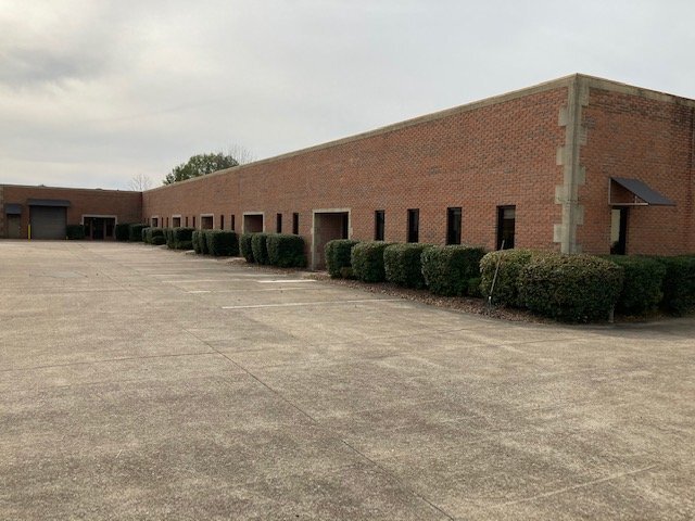 More Photos Of 2511 Riverside Dr, Chattanooga Showroom For Lease